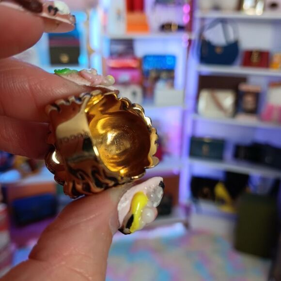 NIB Gucci Lion Head Crystal Cocktail Statement Ring Size 8.5 US - Picture 6 of 11